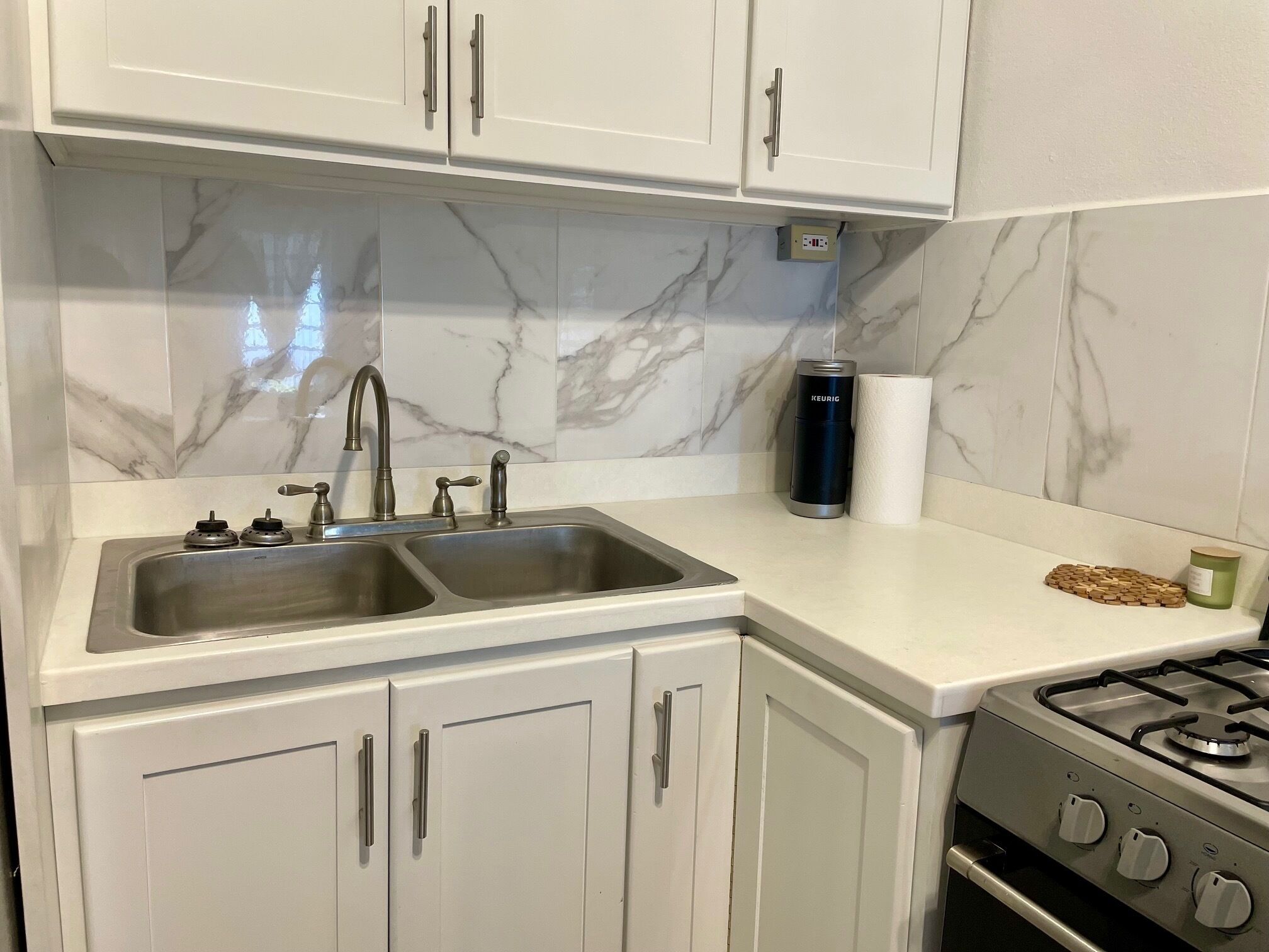 Refrigerador, microondas, horno y parrilla de estufa 