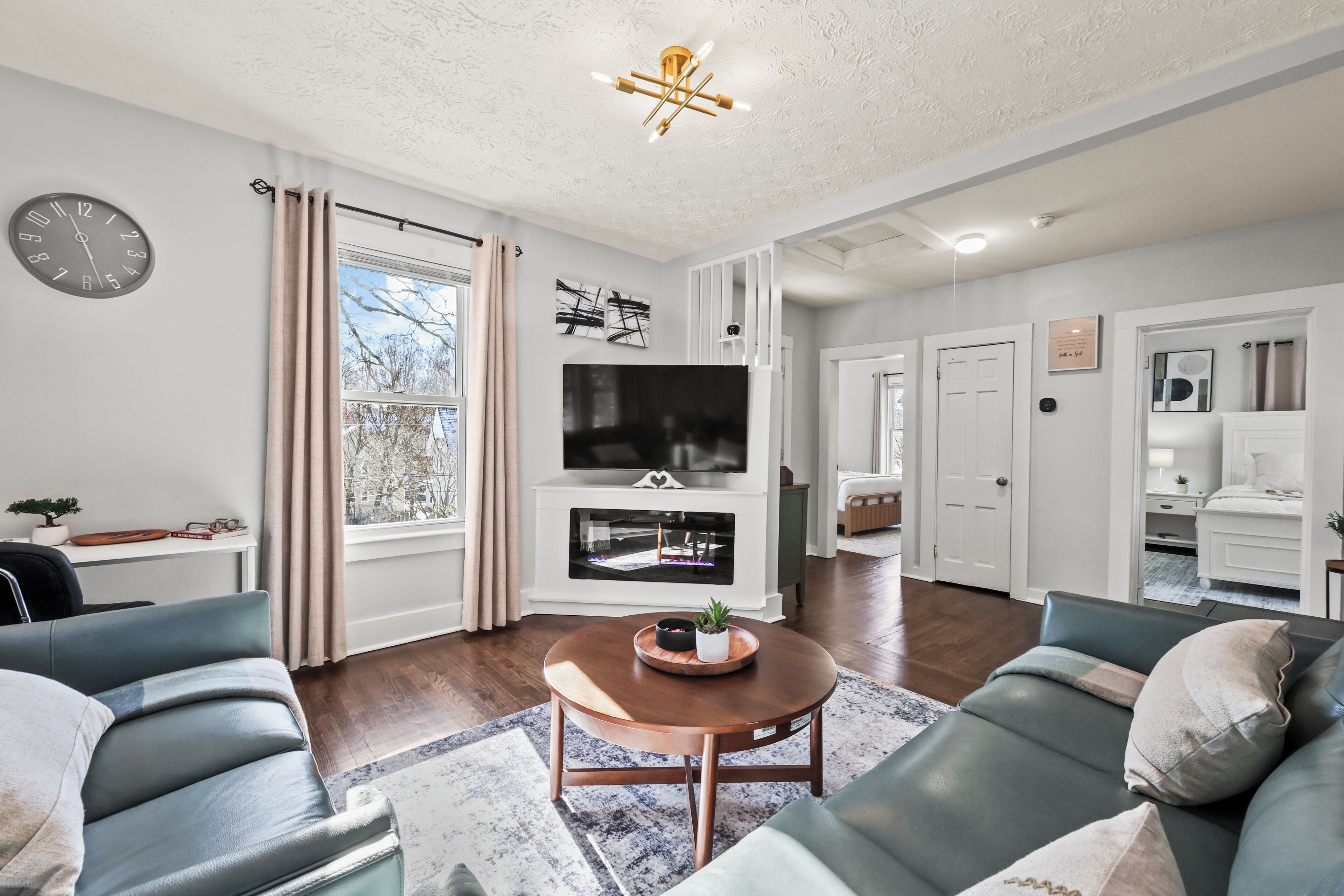 Bügeleisen/Bügelbrett, Internetzugang, Bettwäsche