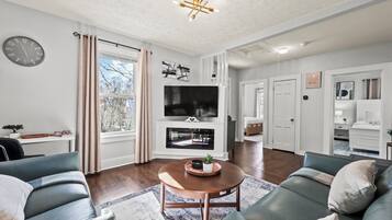 Bügeleisen/Bügelbrett, Internetzugang, Bettwäsche