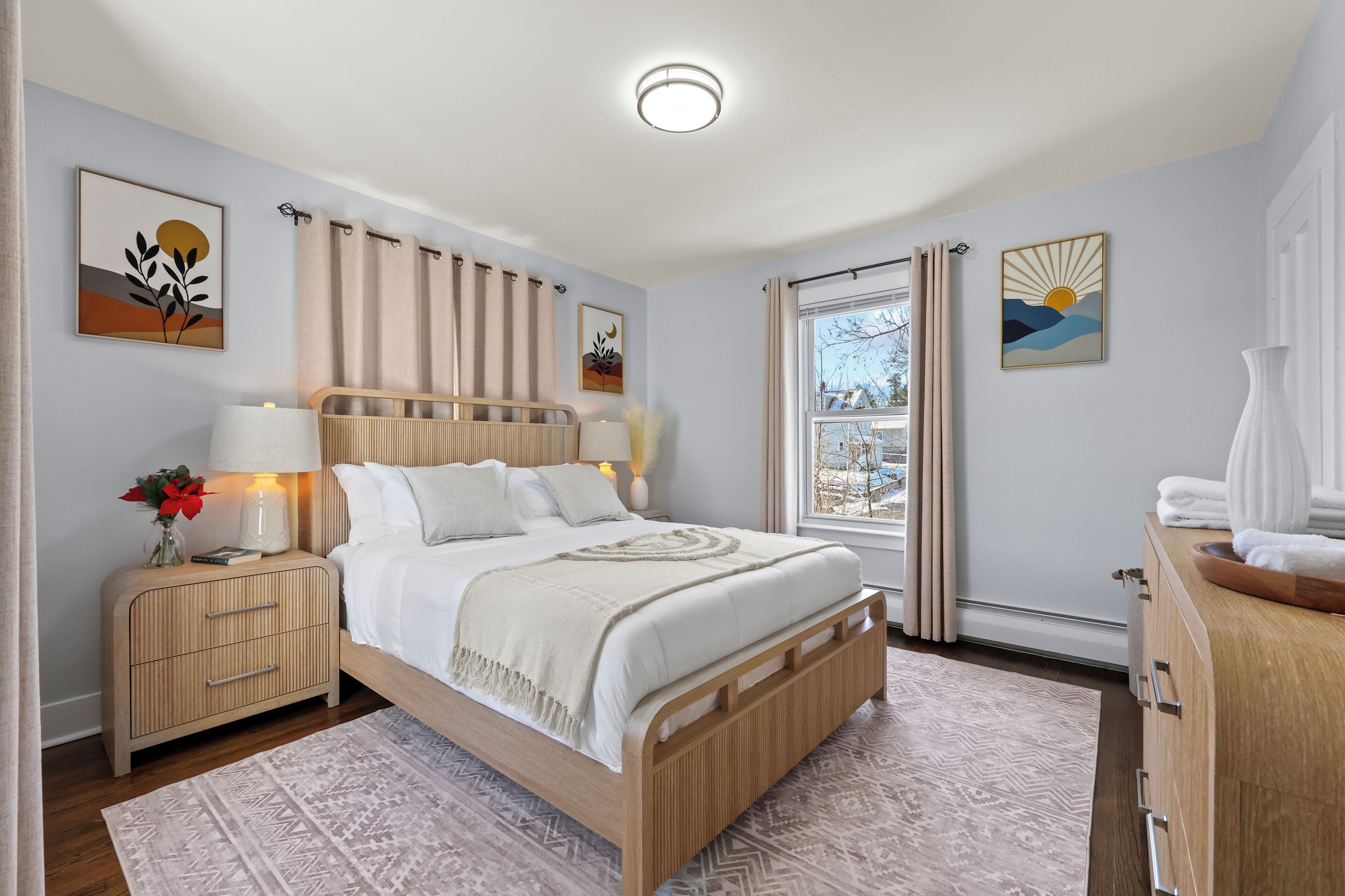 Iron/ironing board, Internet, bed sheets