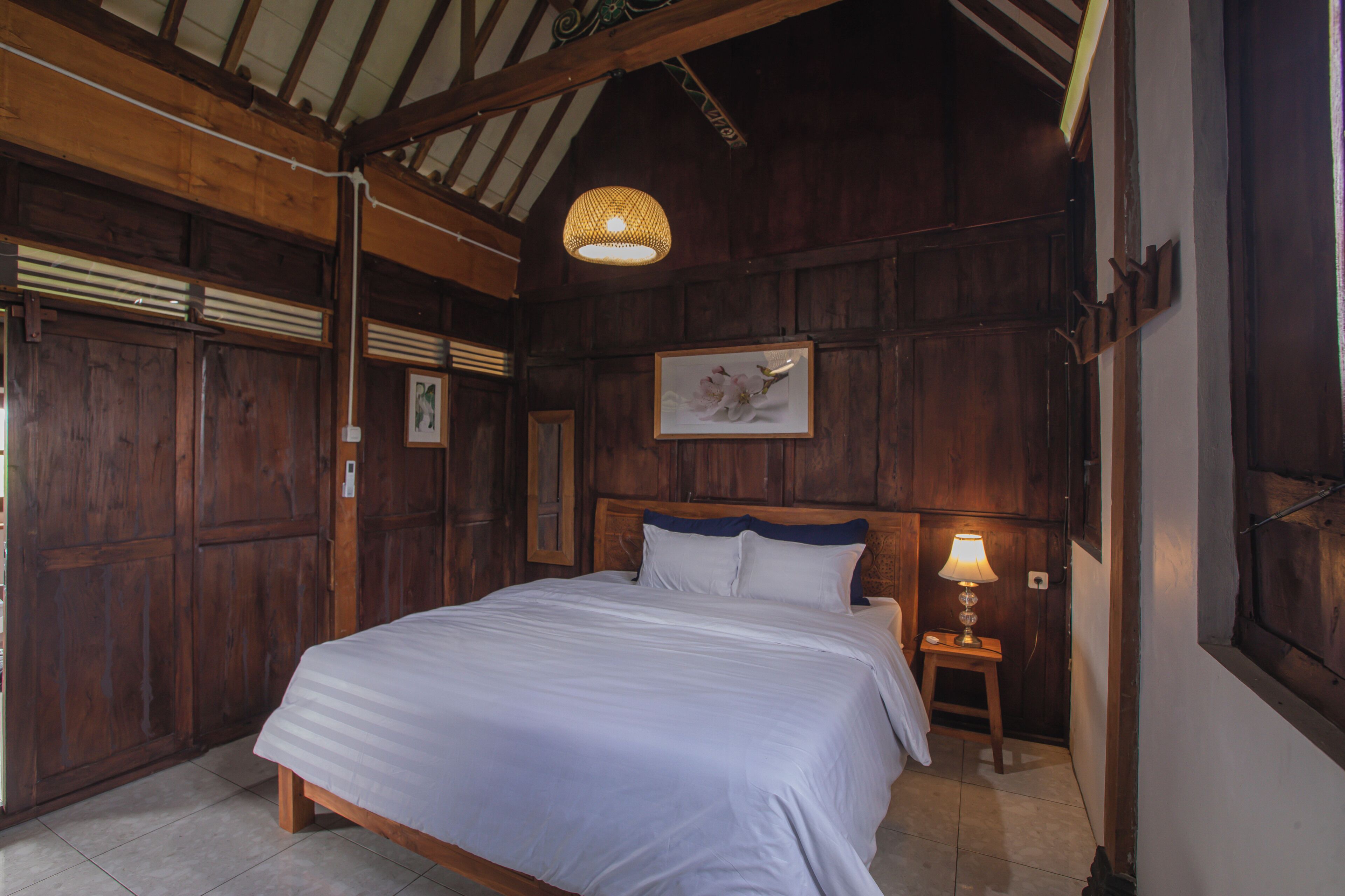 أسرّة بطبقة علوية مريحة وواي فاي مجانًا وملاءات أسرّة