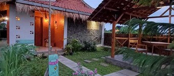 Breeze and Blossom Cottage Maguwo