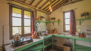 Cookware/dishes/utensils