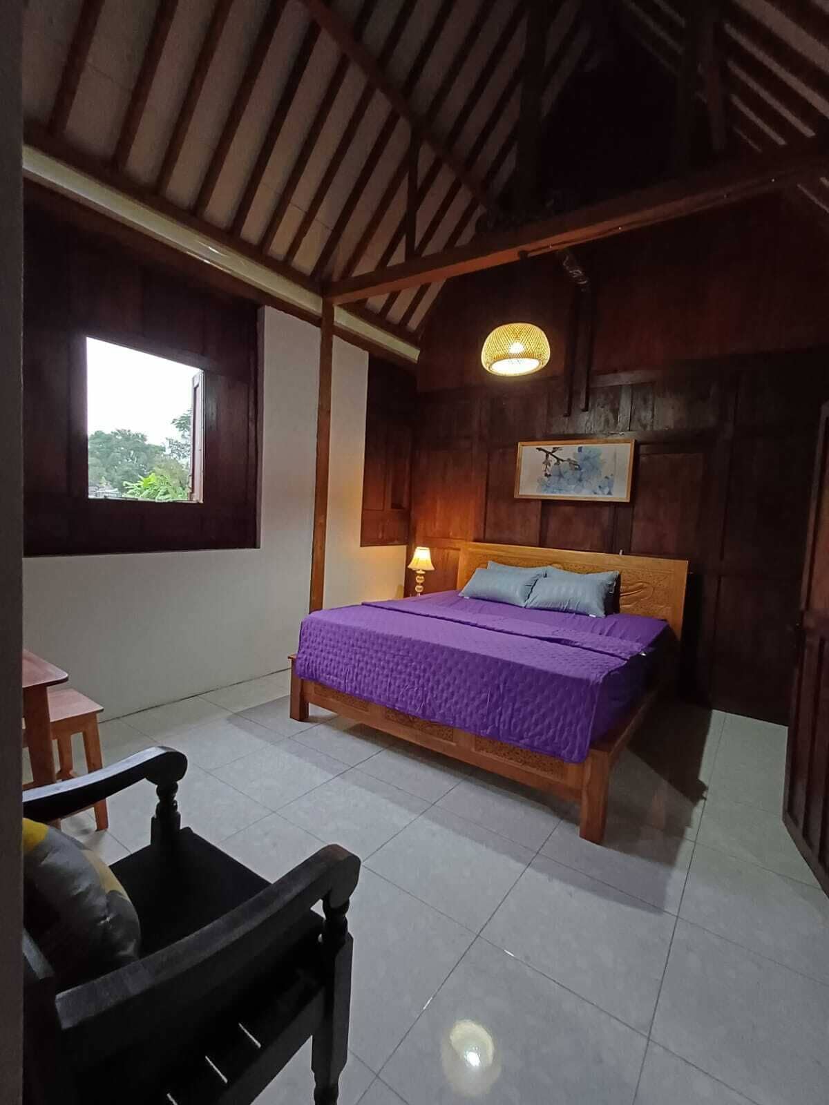 บ้านคอมฟอร์ท, ลานระเบียง, วิวสวน | เตียงพร้อมฟูกเสริมที่นอน, Wi-Fi ฟรี, ผ้าปูที่นอน