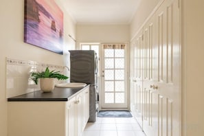 Interior - Ocean View Holiday Home Near Beach in Mount Martha (Mount Martha)
