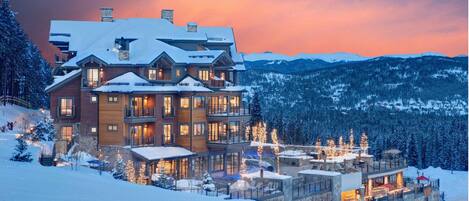 المنشأة من الخارج