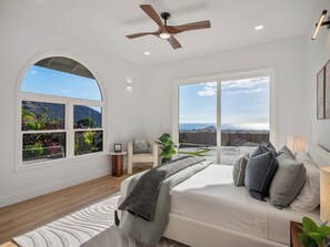 Iron/ironing board, WiFi, bed sheets - The waterfall estate at Maunaolu (Waianae)