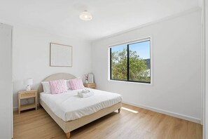 3 bedrooms, iron/ironing board, WiFi, bed sheets - 3BR Family Home | Warrane Near Hobart (Warrane)