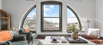 Modern, Hip Penthouse Loft - Parking Included