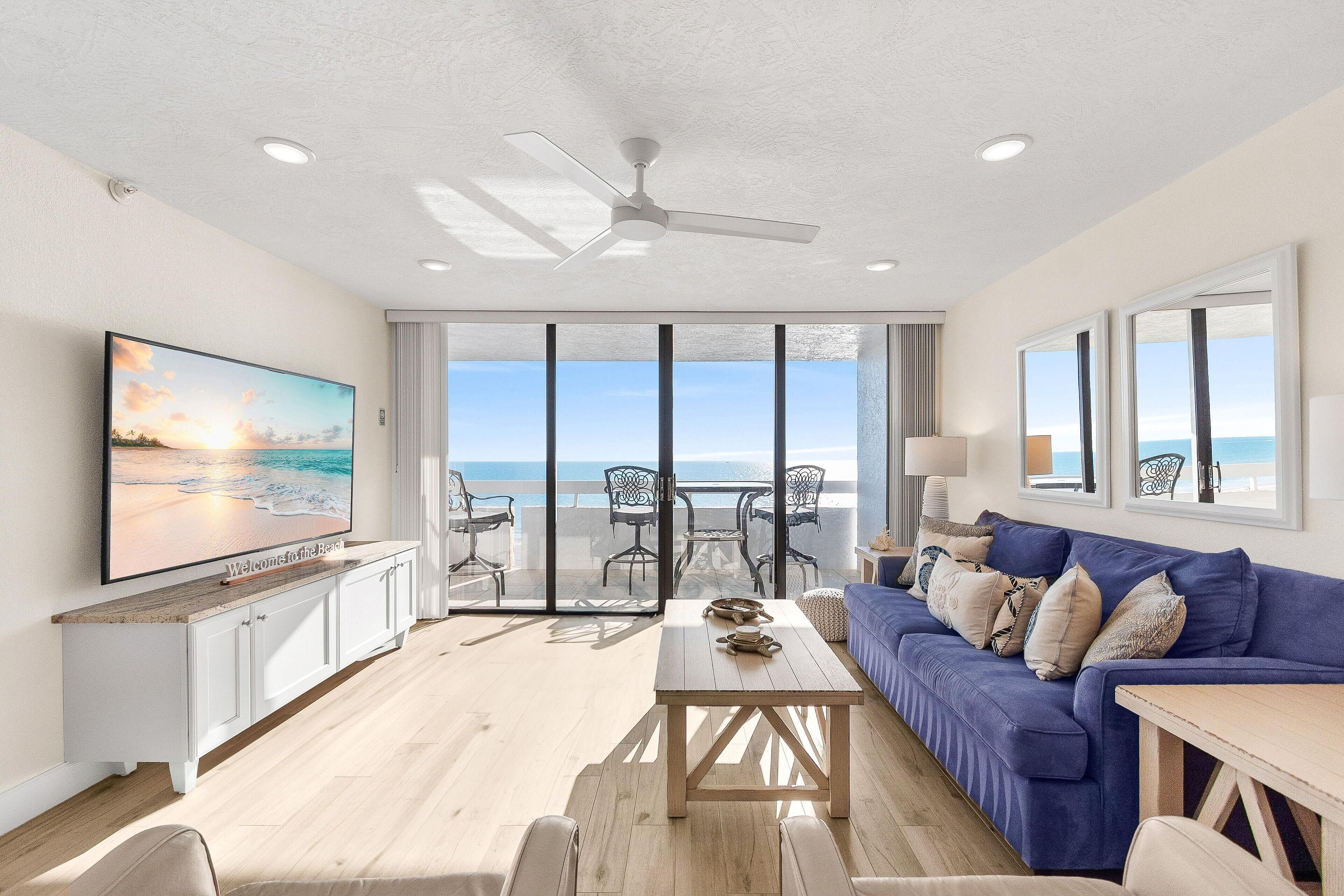 Apartment, Mehrere Betten (Redington Towers 7D) | Wohnbereich