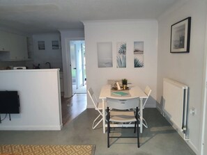 Dining - Lymington Haven: Cozy 1-Bedroom Coastal Retreat (Hampshire)