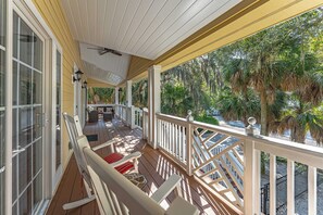 Terrace/patio - 1 Nighthawk Street @ Forest Beach | 1 Min to Beach | Private Pool | Pet Friendly (Hilton Head Island)