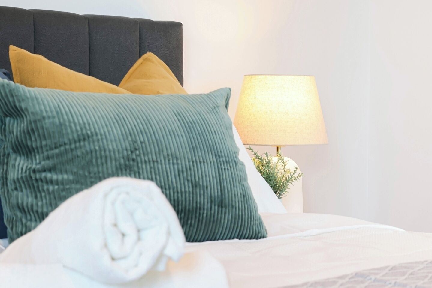 Iron/ironing board, WiFi, bed sheets, wheelchair access
