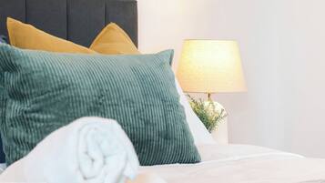 Iron/ironing board, WiFi, bed sheets, wheelchair access