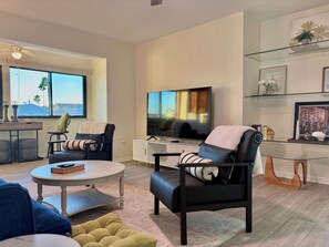 TV -
Beautiful Waterfront Condo, 3 bedroom 2 bath, 8 min walk to the beach (Indian Rocks Beach)