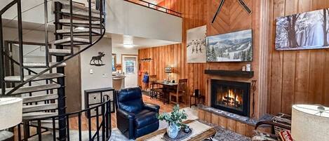 TV connectée, cheminée, baby-foot