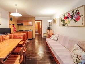 TV - Appartamento Matilde by Interhome (Canazei)