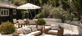 The Palm House - Remodeled, Walkable, Family