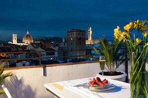 Unclassified image, 5 of 43, button - Pitti Luxury Terrace (Florence)