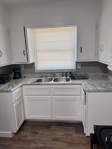 Lovely 1-bedroom house for travel nurse or visitor