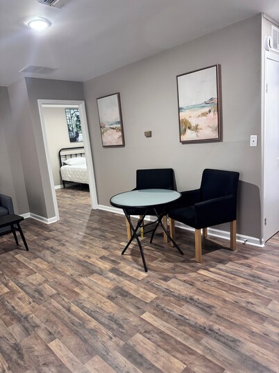 Lovely 1-bedroom house for travel nurse or visitor