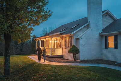 Modern Farmhouse | Hot Tub • Firepit • Vista Views