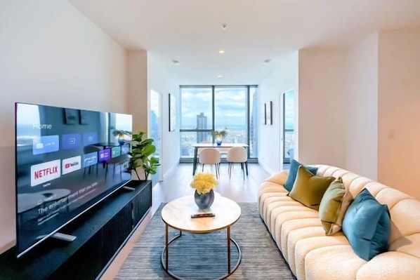 Living area - Luxury CBD Skyline View Apartment LV58 (Melbourne)