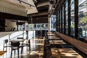 Dining - Luxury CBD Skyline View Apartment LV58 (Melbourne)
