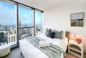 Room - Luxury CBD Skyline View Apartment LV58 (Melbourne)