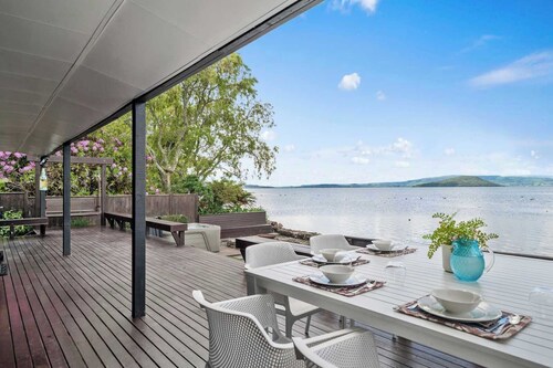 Soul Haven - Lakefront with Spa & Stunning Views