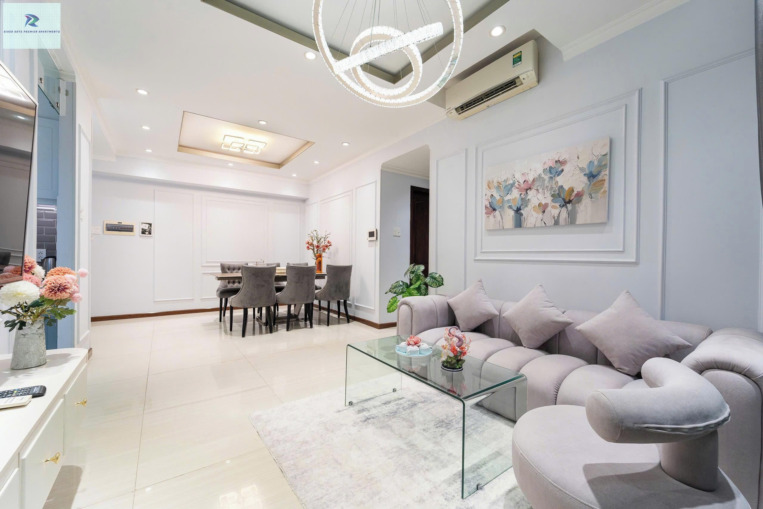 ดีลักซ์อพาร์ทเมนท์, 3 ห้องนอน, ปลอดบุหรี่, วิวเมือง | บริเวณนั่งเล่น | ทีวีจอแบน 24 นิ้ว พร้อมช่องดิจิตอล