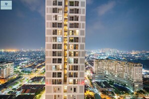 ดีลักซ์อพาร์ทเมนท์, 3 ห้องนอน, ปลอดบุหรี่, วิวเมือง | โต๊ะทำงาน, ผ้าม่านกันแสง, เตารีด/โต๊ะรีดผ้า, Wi-Fi ฟรี