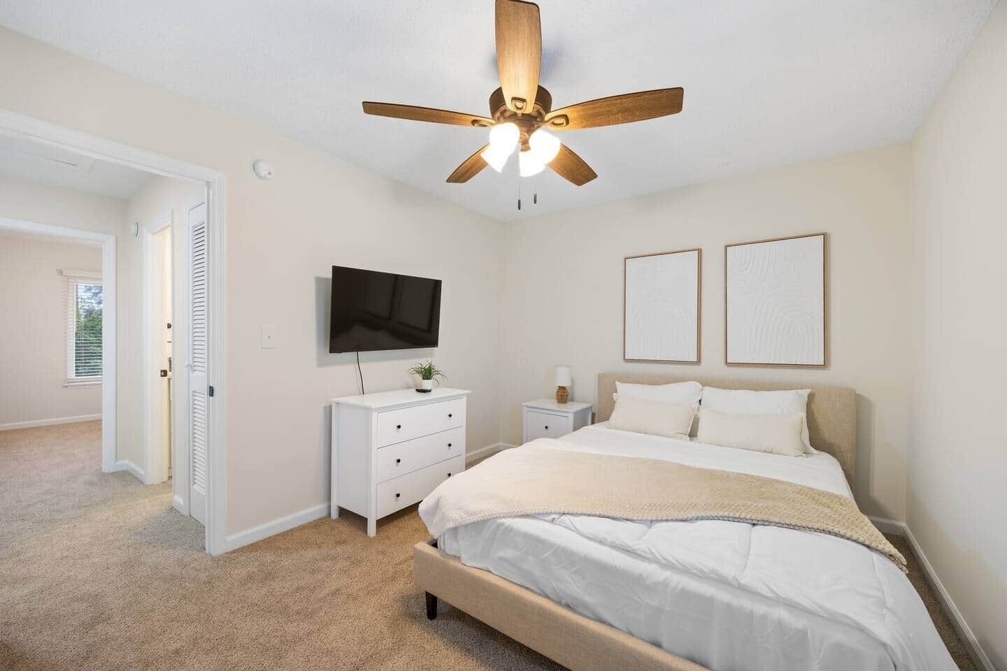 2 bedrooms, iron/ironing board, WiFi, bed sheets