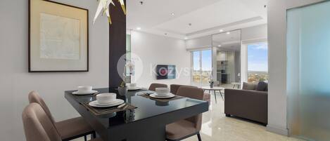 Apartment, 2 Bedrooms, City View | Dining room