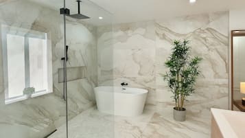 Doccia, asciugacapelli, asciugamani, sapone