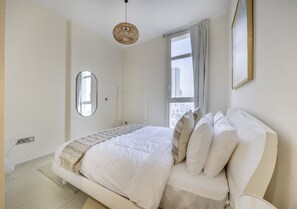 In-room safe, iron/ironing board, free WiFi, wheelchair access - Iconic Spacious 1br + Hall + 2 Baths In Mangroves Place Al-Reem Island Auh (Abu Dhabi)