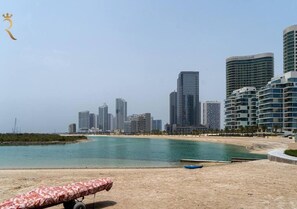 Beach - Iconic Spacious 1br + Hall + 2 Baths In Mangroves Place Al-Reem Island Auh (Abu Dhabi)
