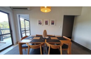 Dining - Paihia resort with all the amenities! (Paihia)