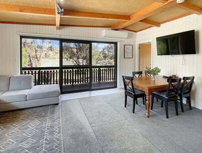 Doon It Right - Lakeside Escape in Bonnie Doon