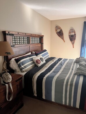 واي فاي مجانًا وملاءات أسرّة