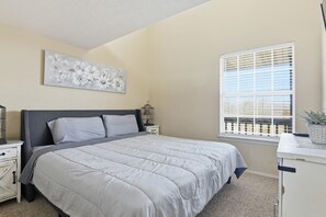 2 bedrooms, iron/ironing board, WiFi, bed sheets - Cozy Escape Minutes From Branson Fun (Branson)
