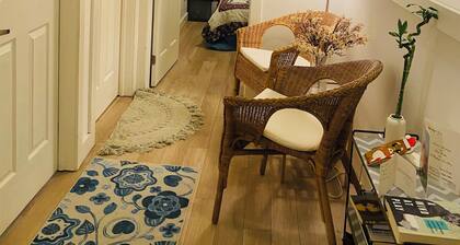 Stunning 3 bedroom modern apartment in Downtown Toronto