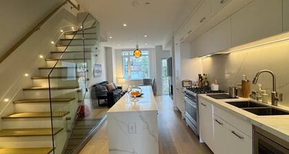 Brand New Chic Townhouse in Toronto(Yonge)