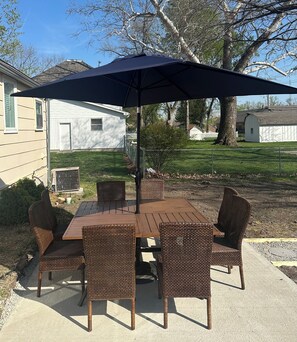 屋外ダイニングエリア