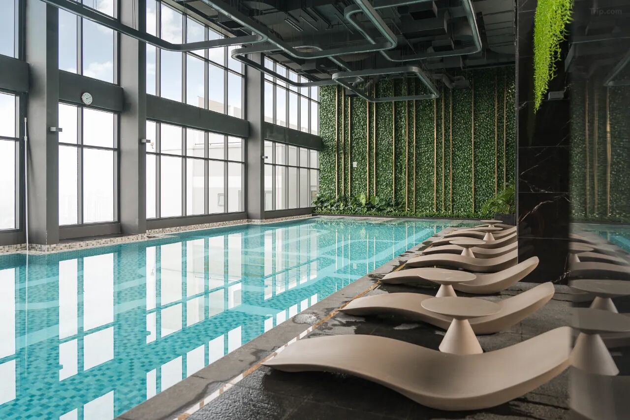 Indoor pool, outdoor pool