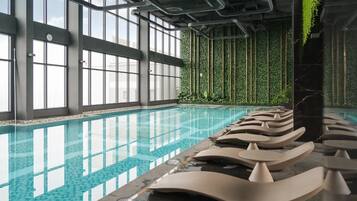 Indendørs pool, udendørs pool