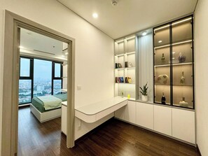 Courtyard view - Luxhousing Masteri West Heights (Tay Mo)