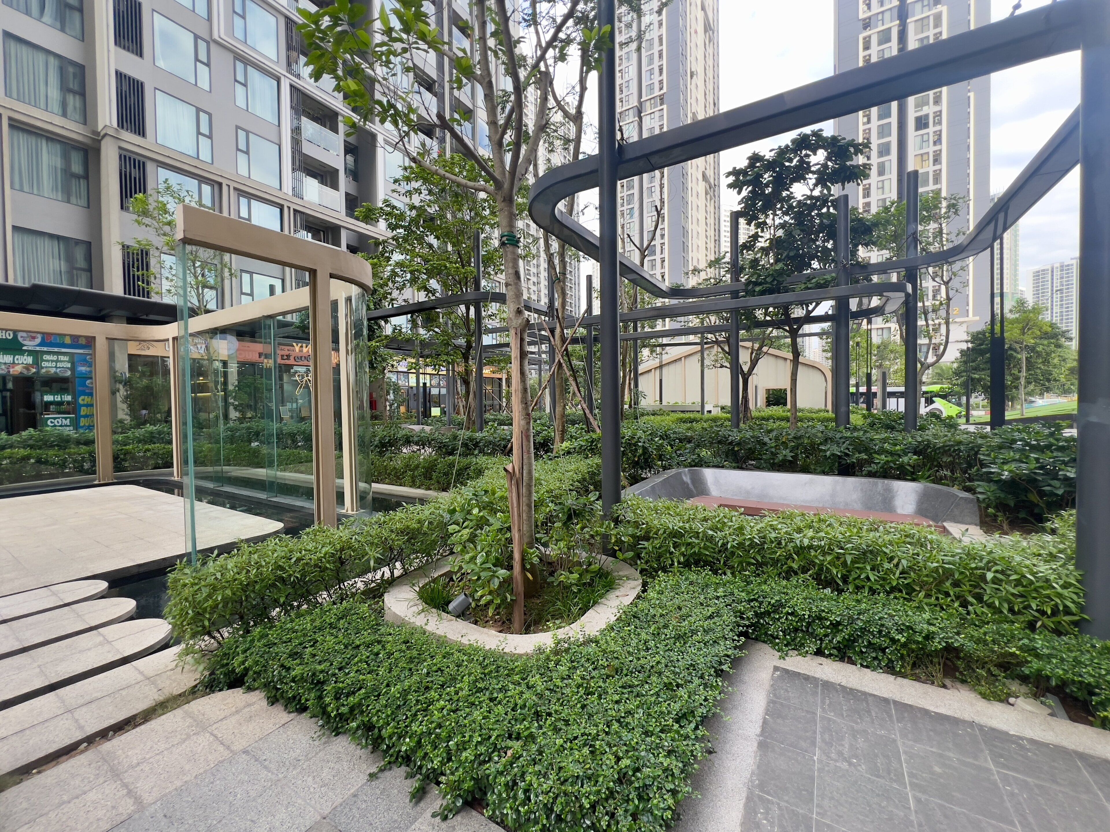 Udsigt til gårdsplads