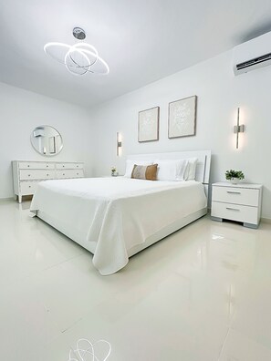Iron/ironing board, WiFi, bed sheets - The house of rest, Hermosa Piscina a 5 minutos del Aeropuerto. (San Juan)