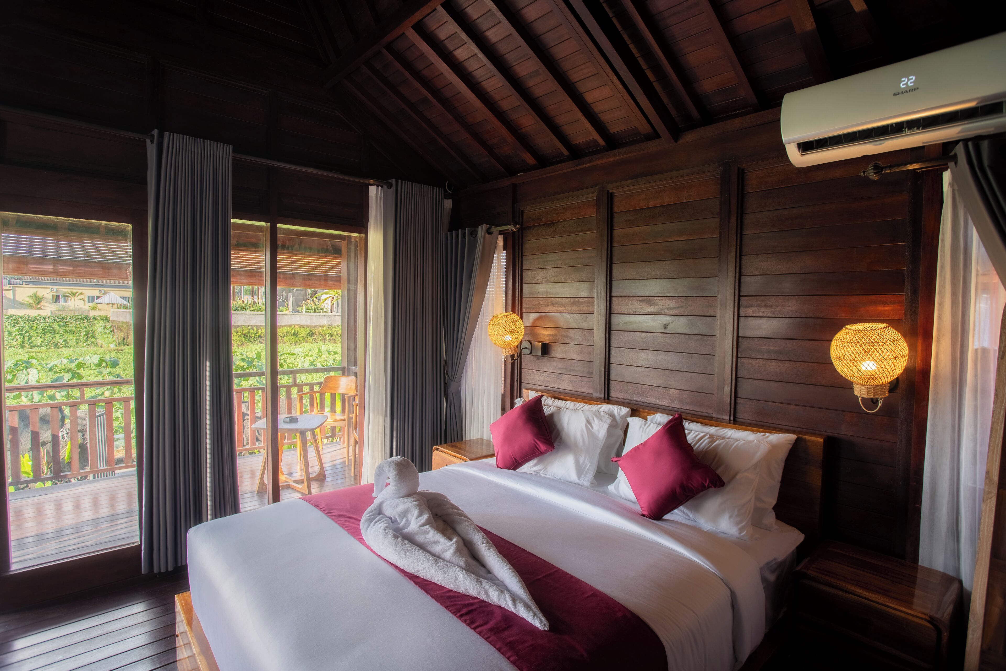 Villa Confort, balcón, vista al jardín | Tabla de planchar con plancha, wifi gratis y ropa de cama 